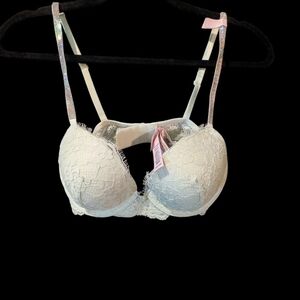 •NWT• VS  mint/rhinestone bra